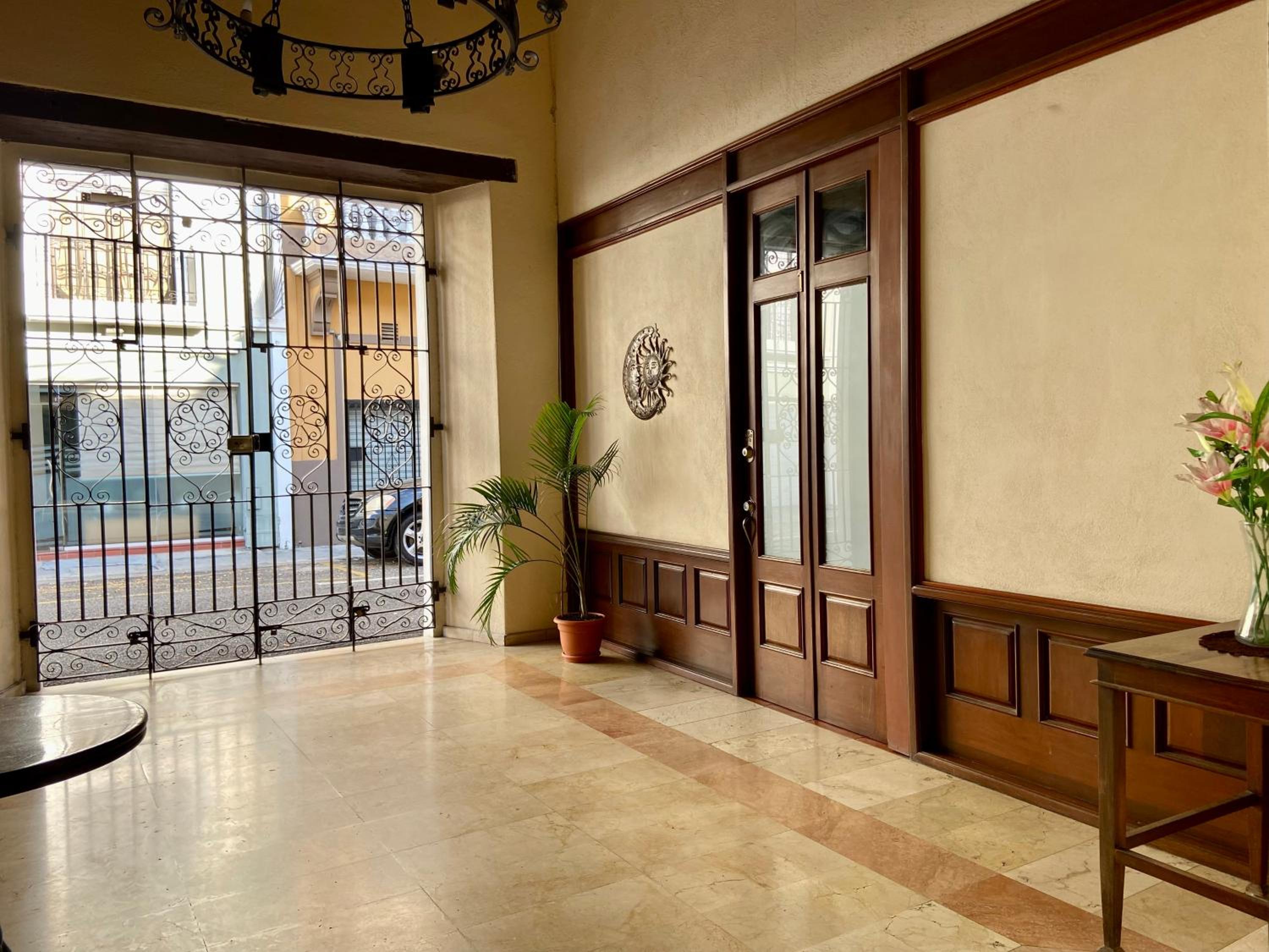 Paseo Colonial - Sabbatical #1