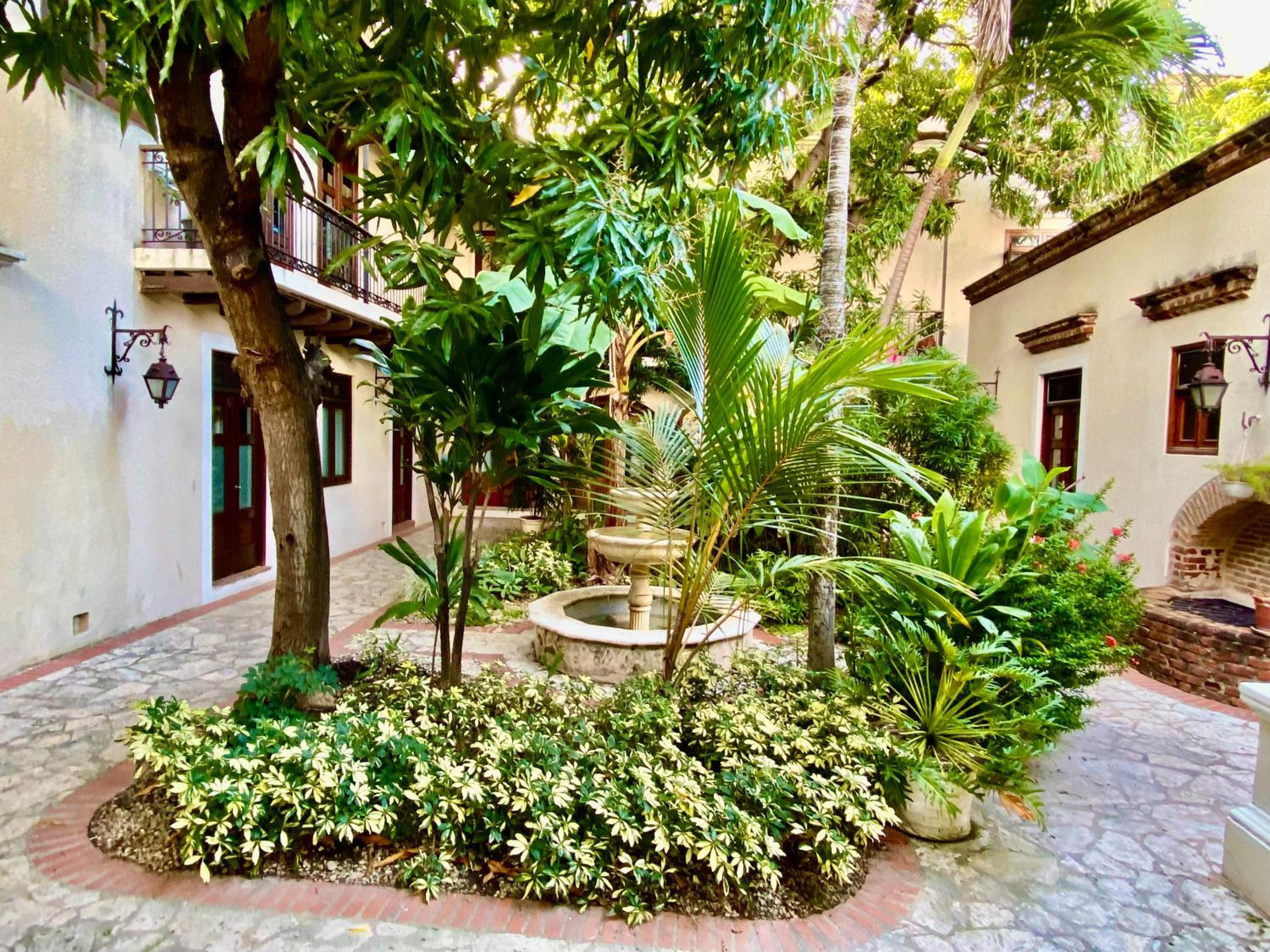 Paseo Colonial - Sabbatical #1