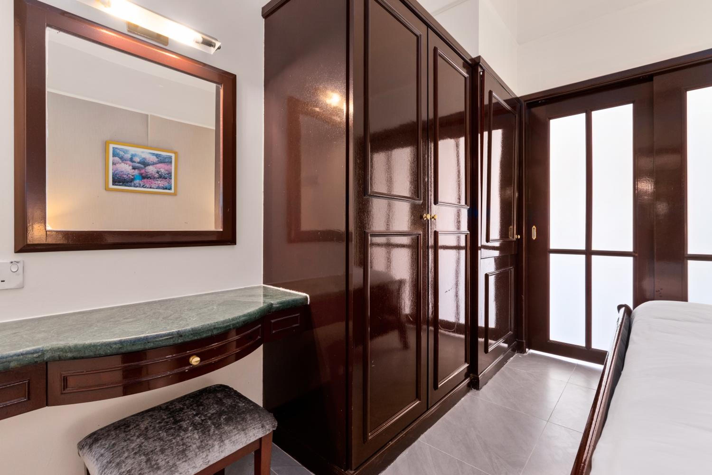 Suites at TimesSquare by Plush