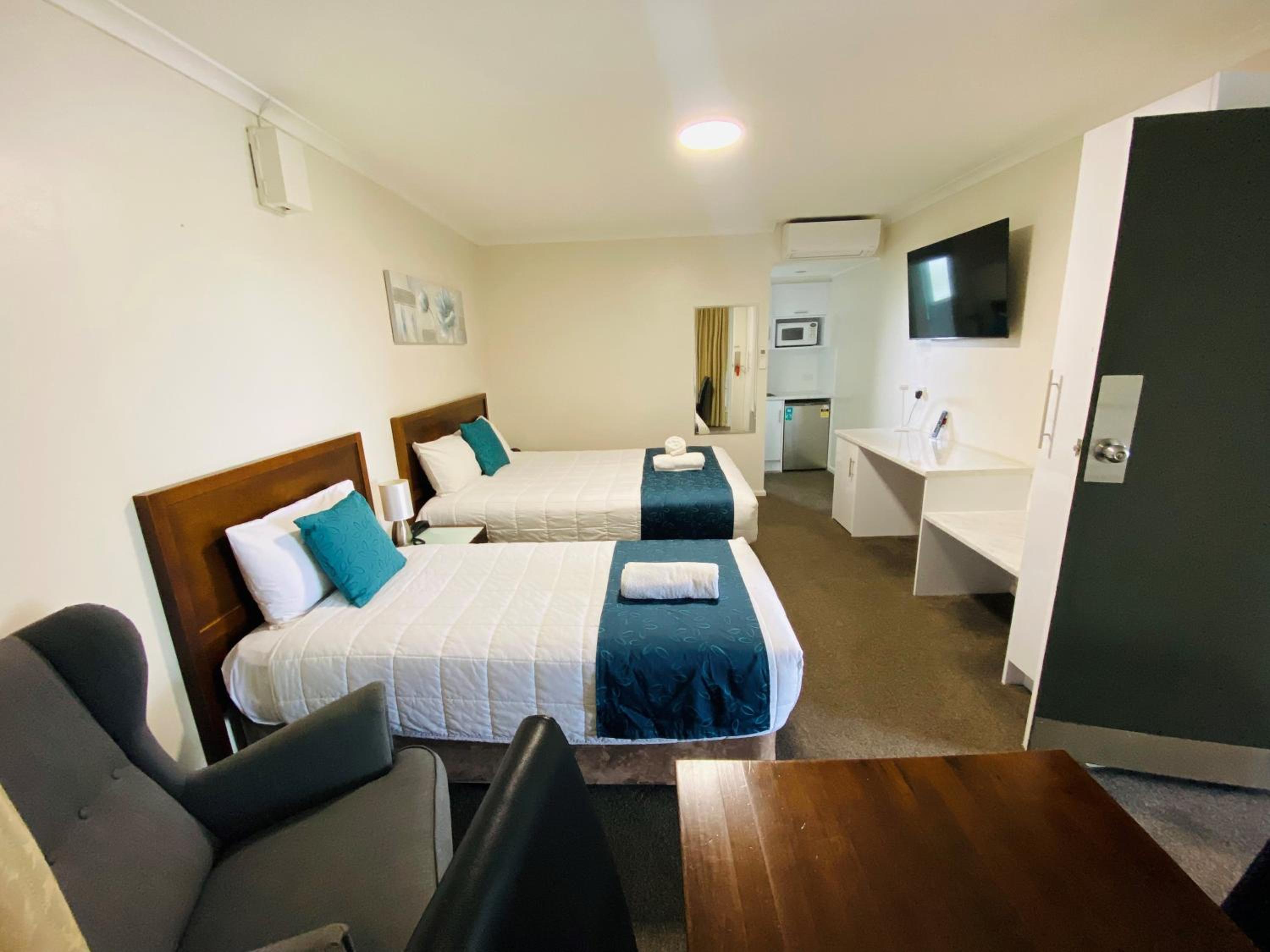 Colonial Lodge Motor Inn