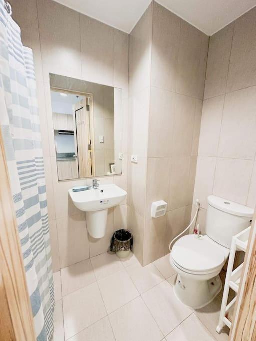 18F Studio Room, Centrally Located! view 3