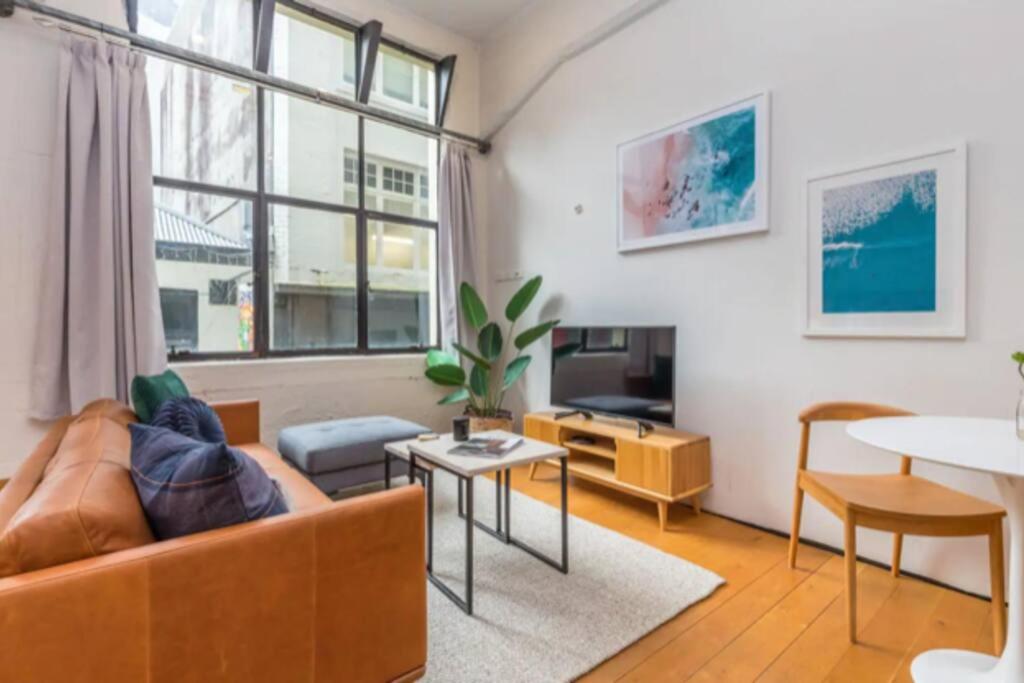 Central stylish studio in CBD by Zodiak Stays photo 3