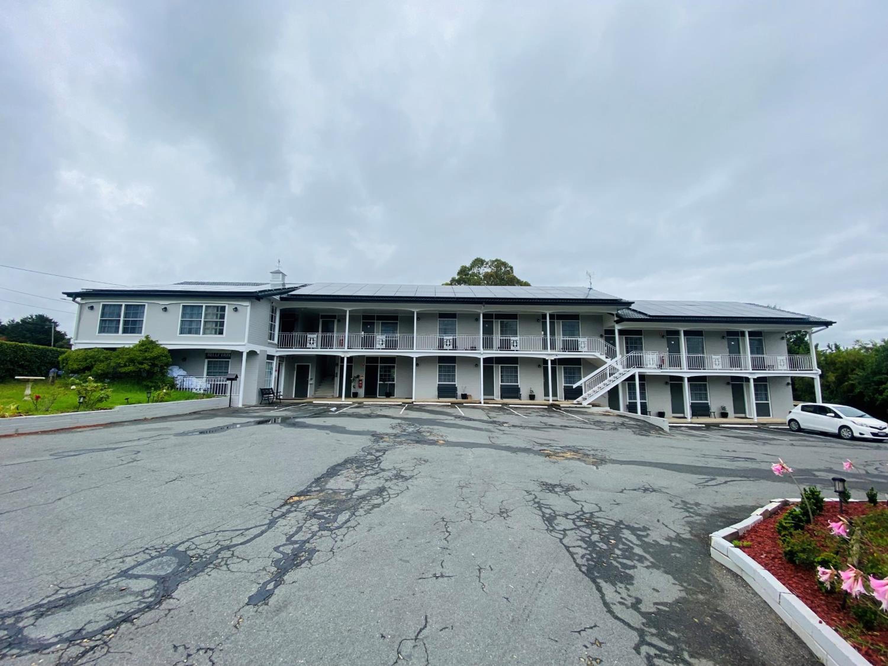 Colonial Lodge Motor Inn