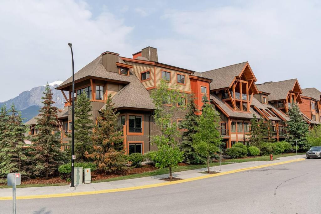 Solara Suite with Indoor Pool / Hot tub / Parking
