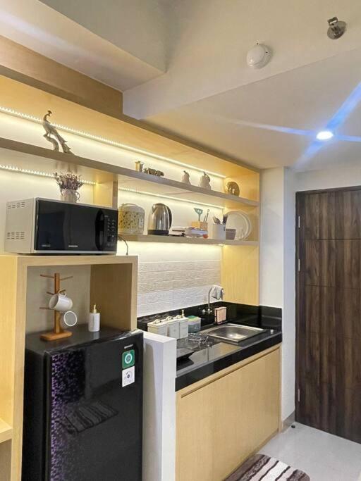 1BR ALTUZ Apartment by MJ Property