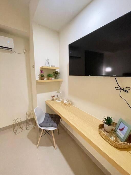 1BR ALTUZ Apartment by MJ Property