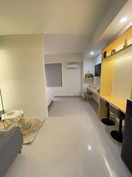 1BR ALTUZ Apartment by MJ Property