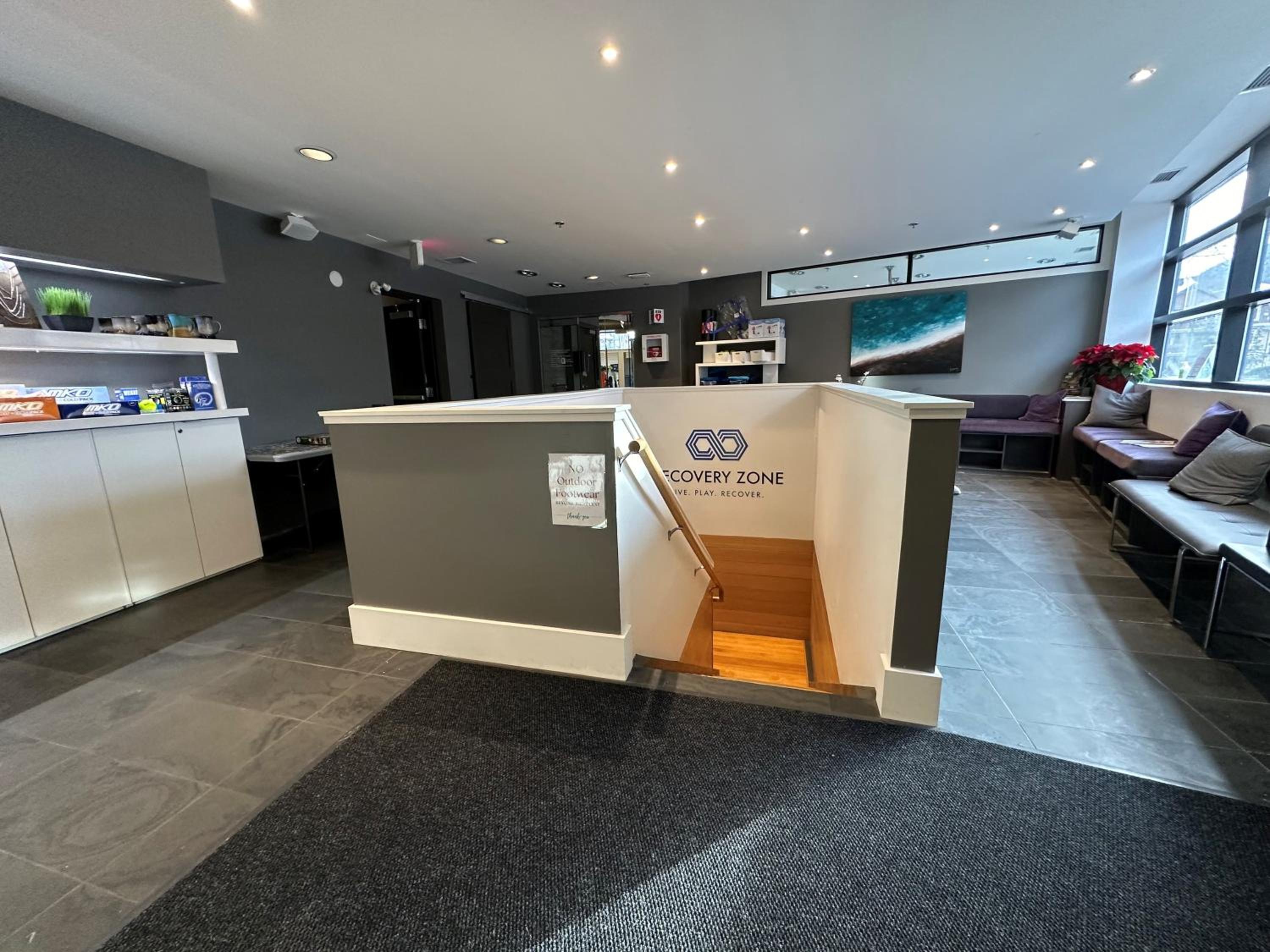 Solara Suite with Indoor Pool / Hot tub / Parking