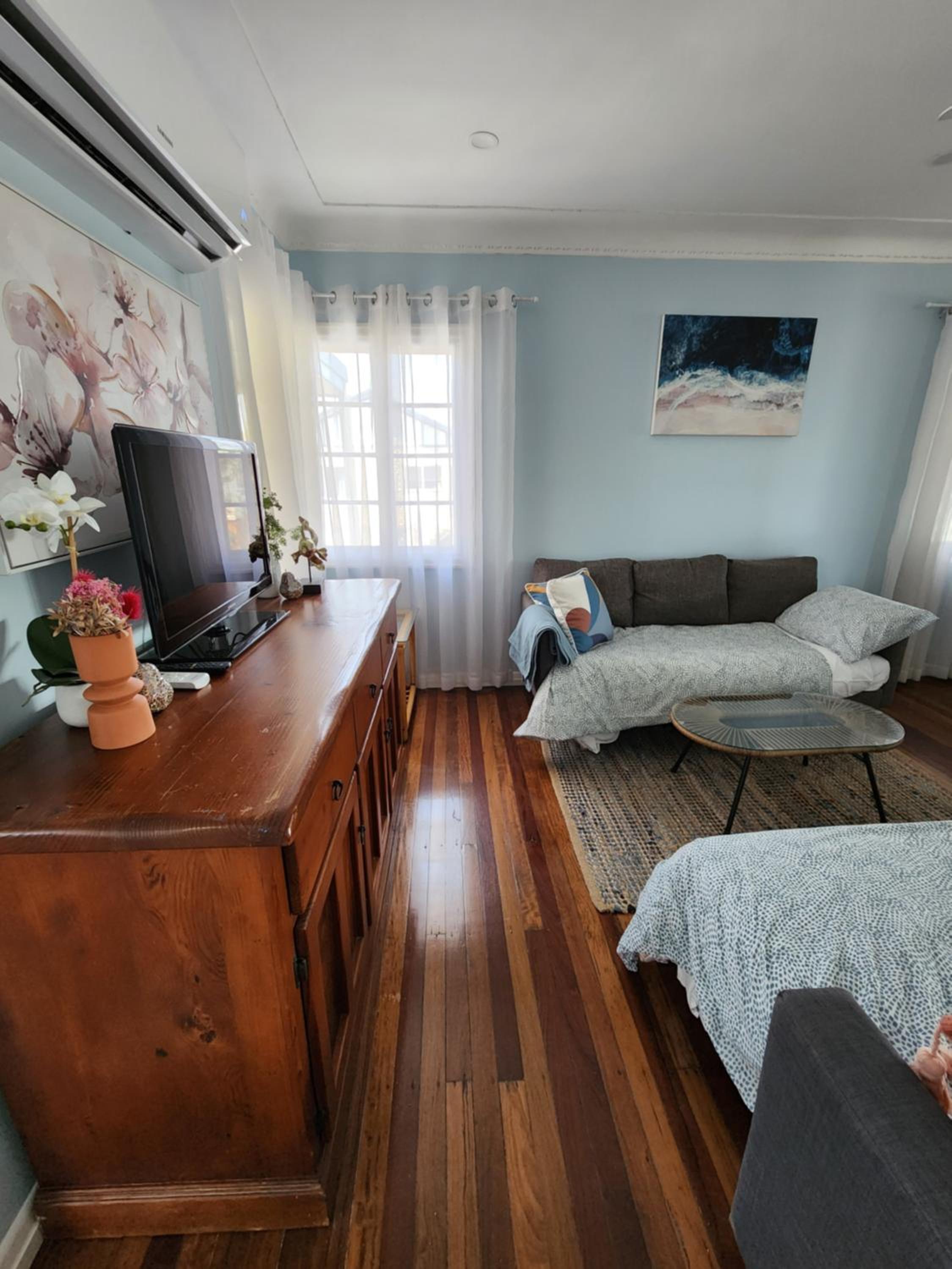 OXLEY Mineral Pool & Private Home suburbanSTAY