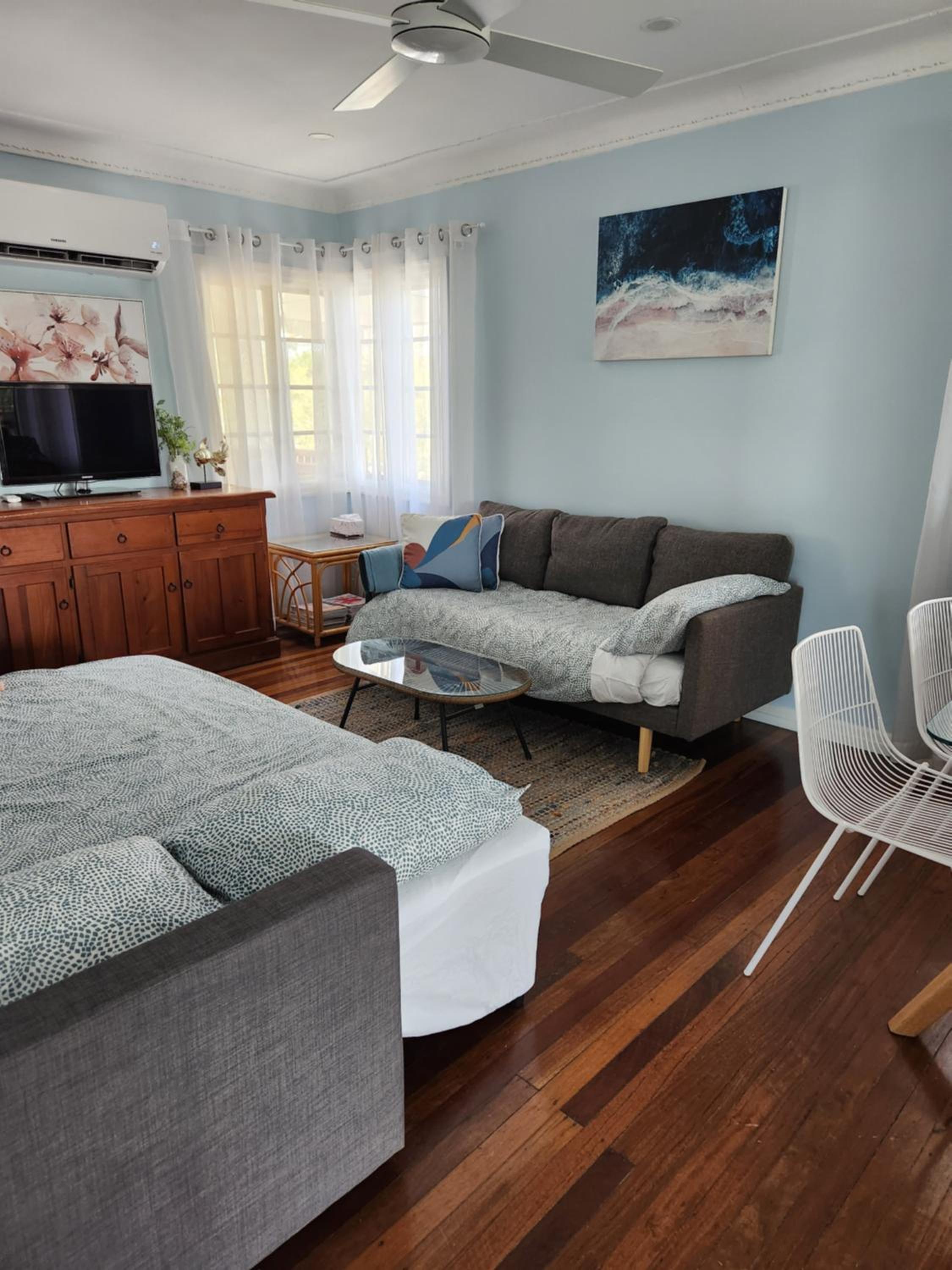 OXLEY Mineral Pool & Private Home suburbanSTAY