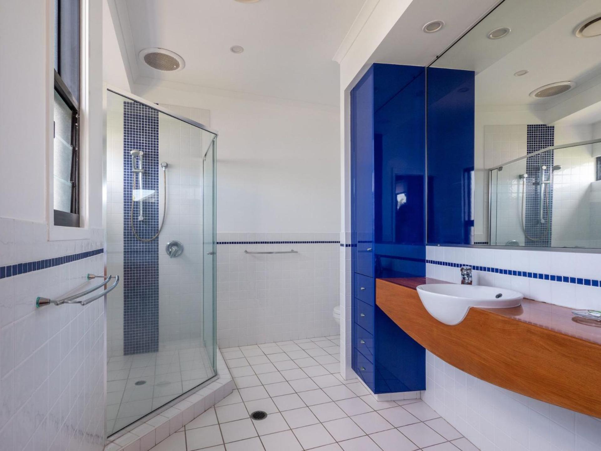 Campbell St 11 Moffat Beach