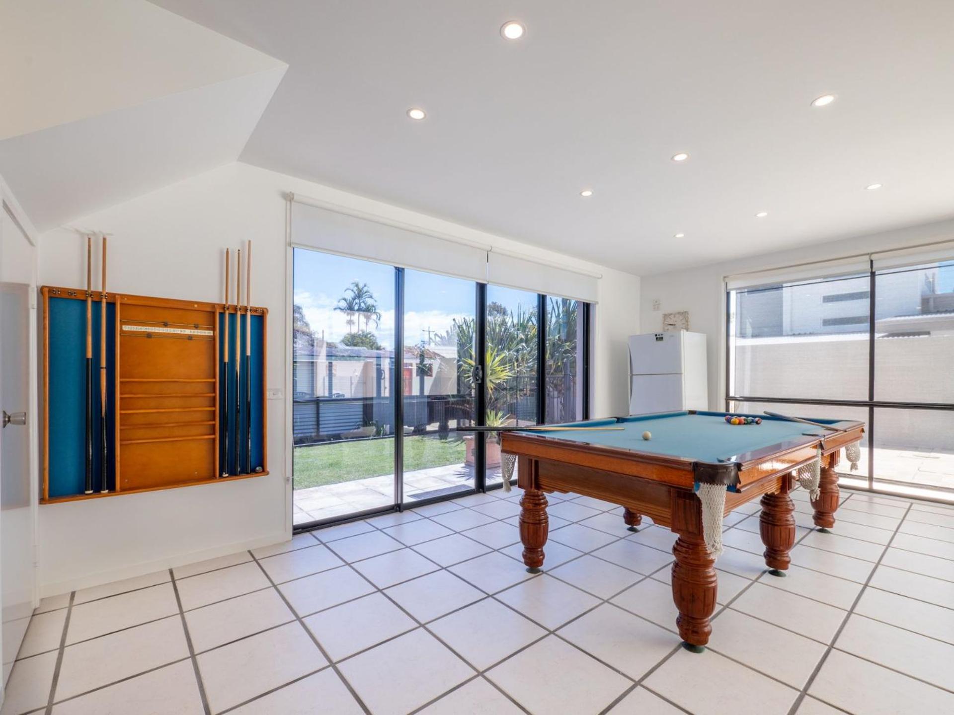 Campbell St 11 Moffat Beach