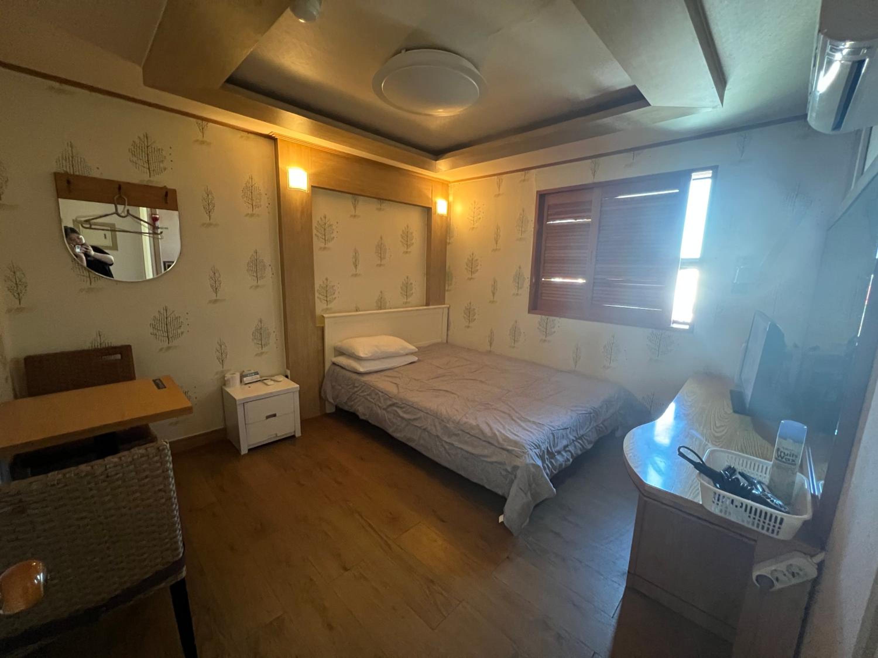 Greenpeace Motel