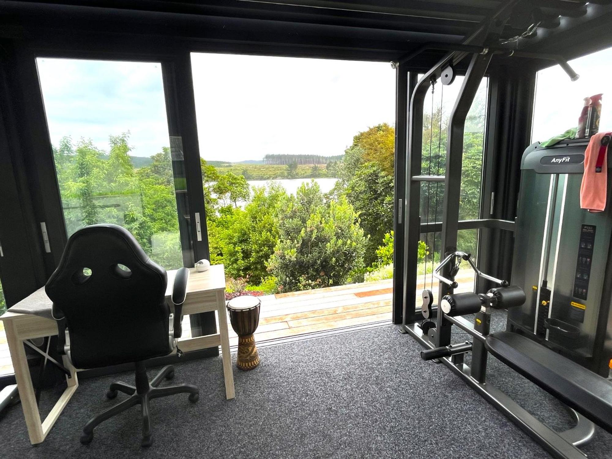 Luxury Lake House Retreat view 4