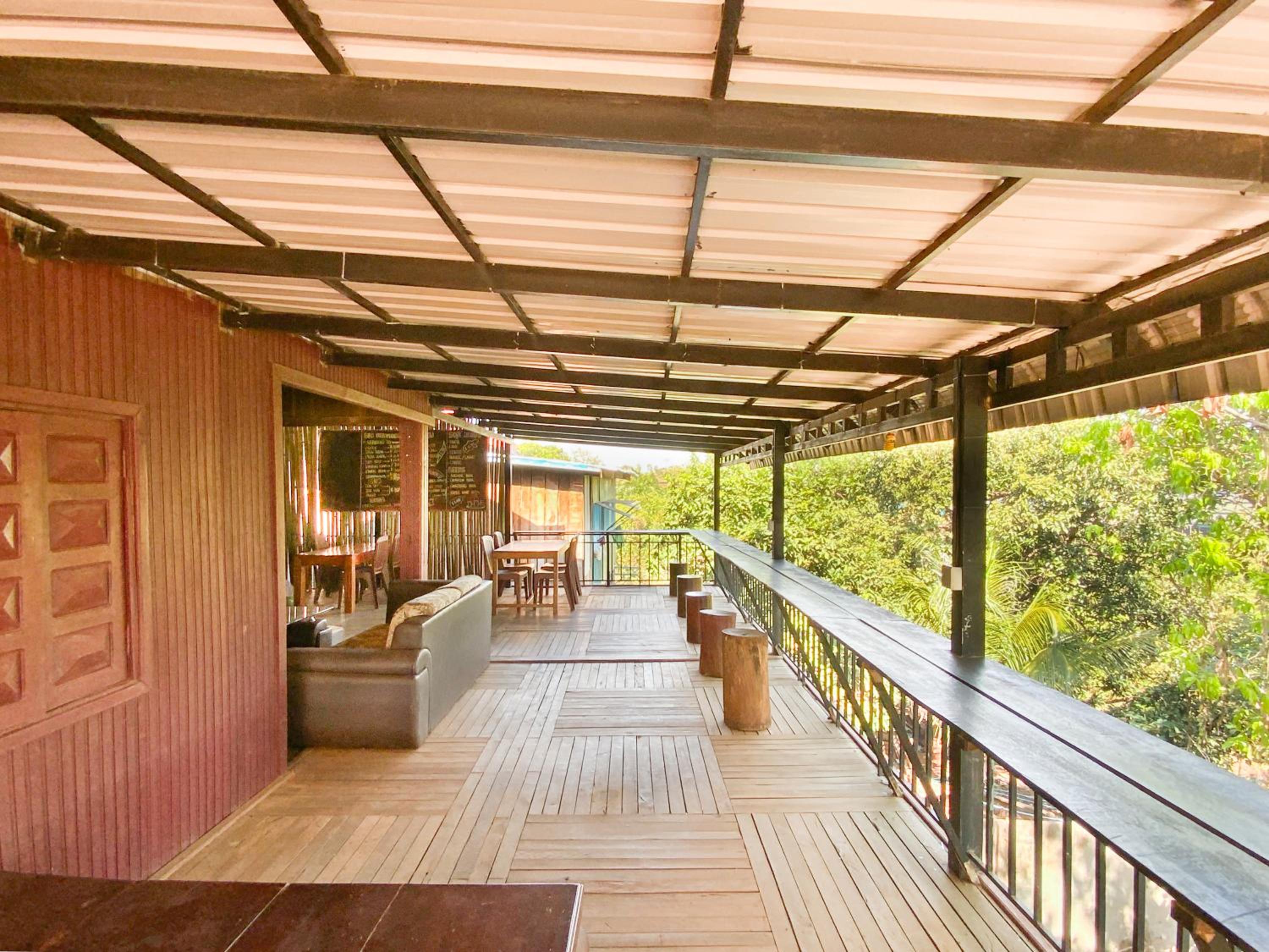 Backpacker Hostel and Jungle Trekking