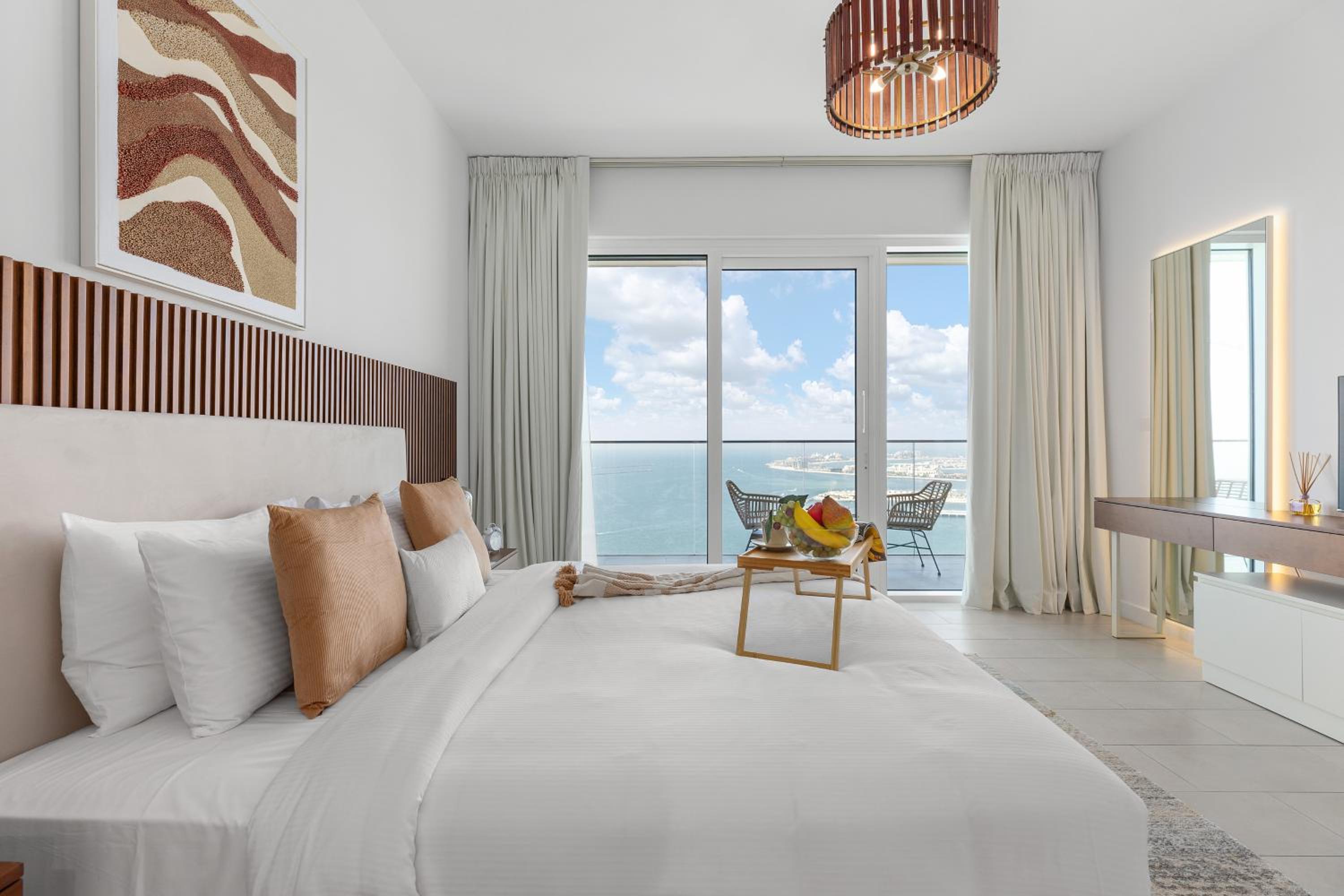 Maison Privee - Upscale Apt w/ Open Sea and Bluewaters Vws in JBR