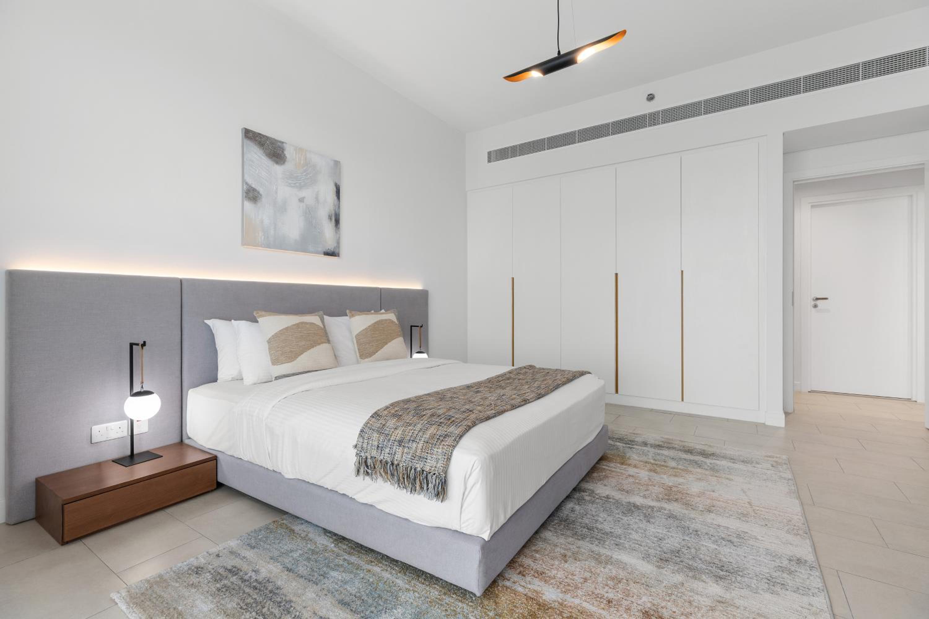 Maison Privee - Upscale Apt w/ Open Sea and Bluewaters Vws in JBR