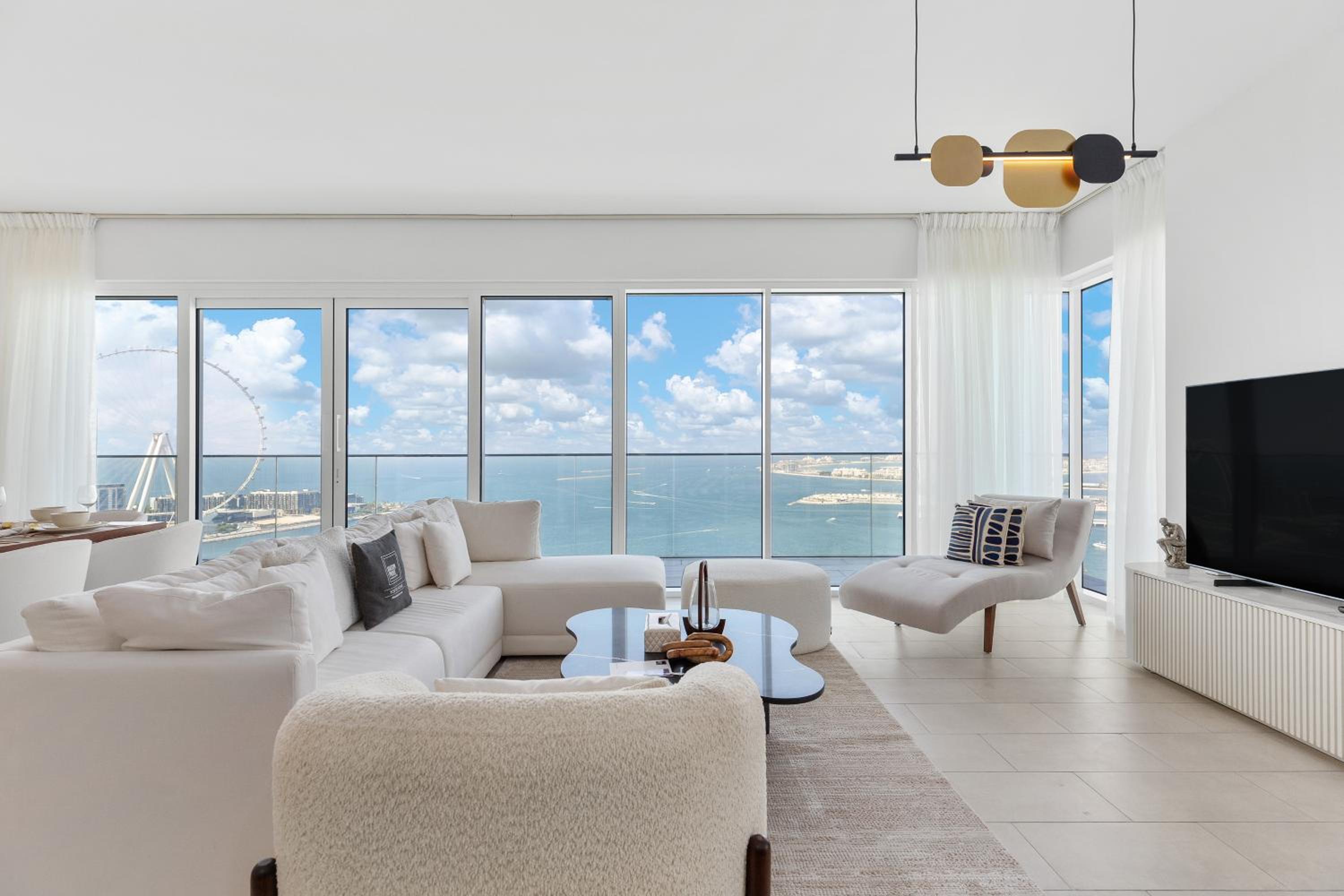 Maison Privee - Upscale Apt w/ Open Sea and Bluewaters Vws in JBR