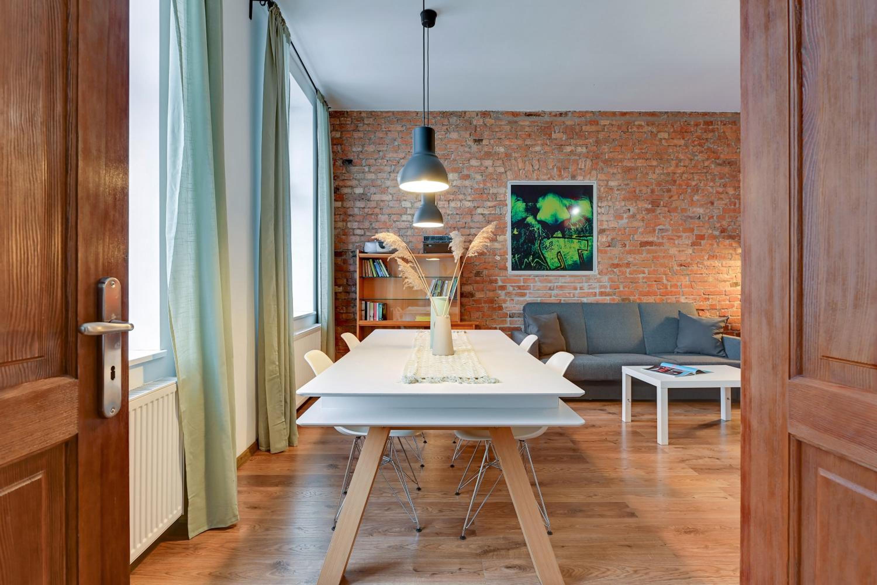 City Center, Art House & Family Stay by Downtown Apartments
