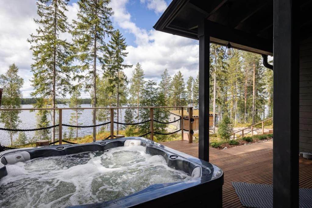 Holiday home with outdoor Jacuzzi and Sauna