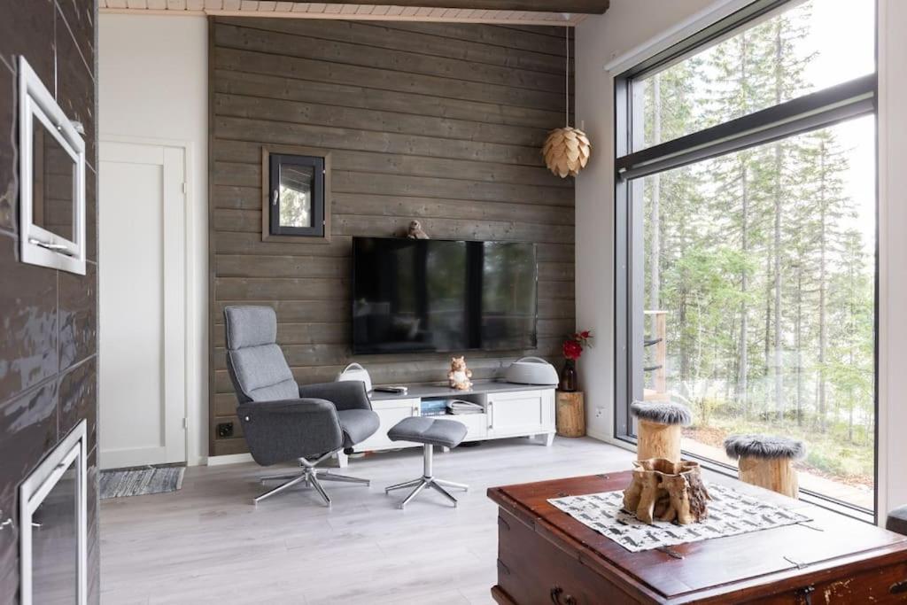 Holiday home with outdoor Jacuzzi and Sauna