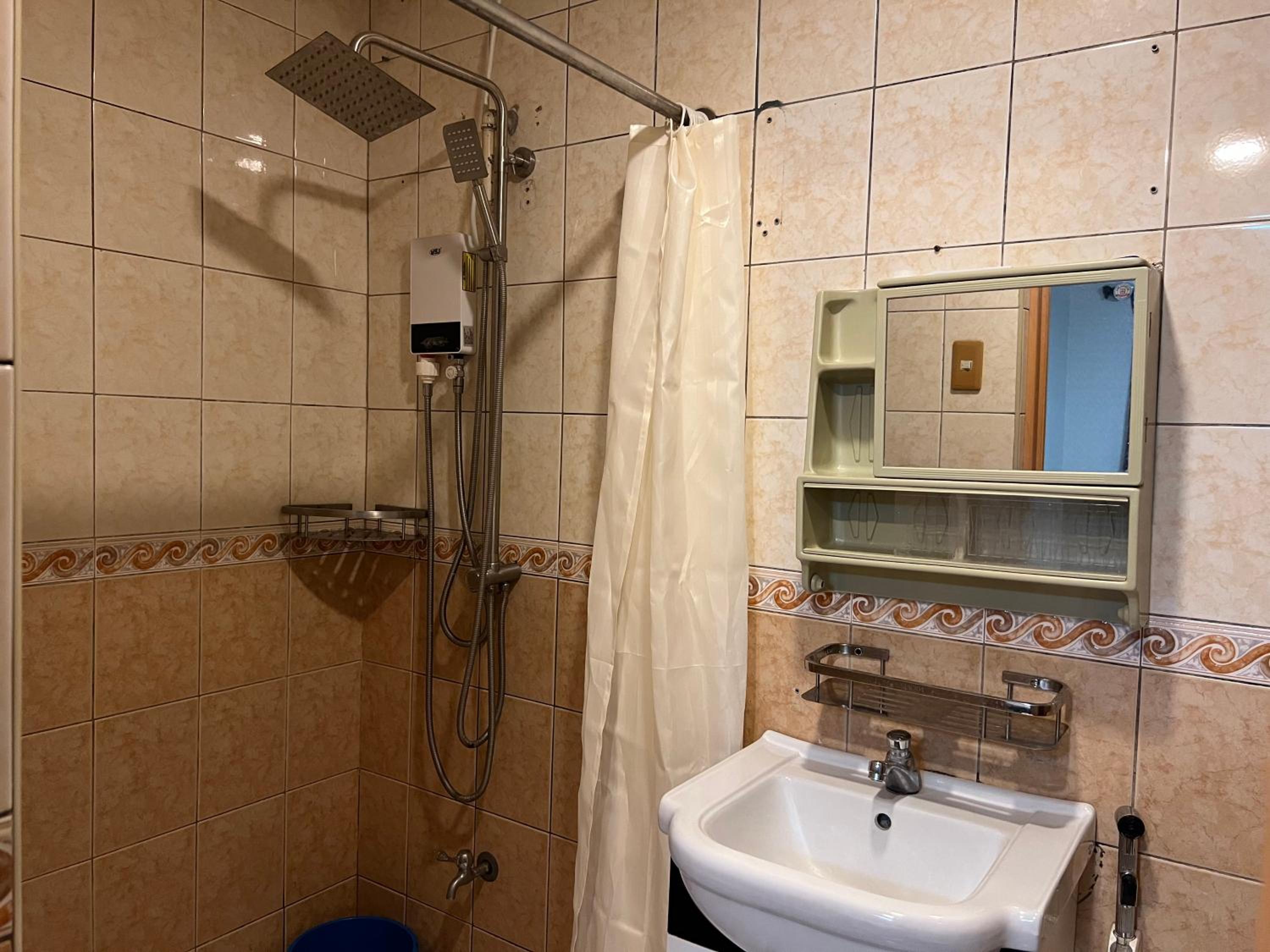 furutech hostel