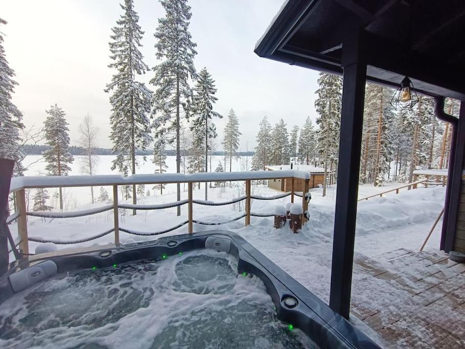 Holiday home with outdoor Jacuzzi and Sauna