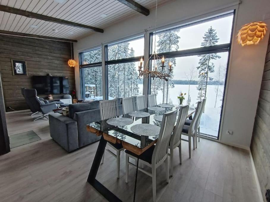 Holiday home with outdoor Jacuzzi and Sauna