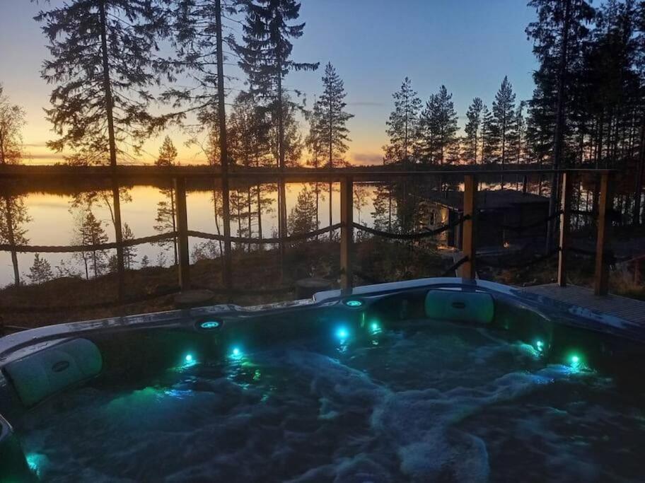 Holiday home with outdoor Jacuzzi and Sauna