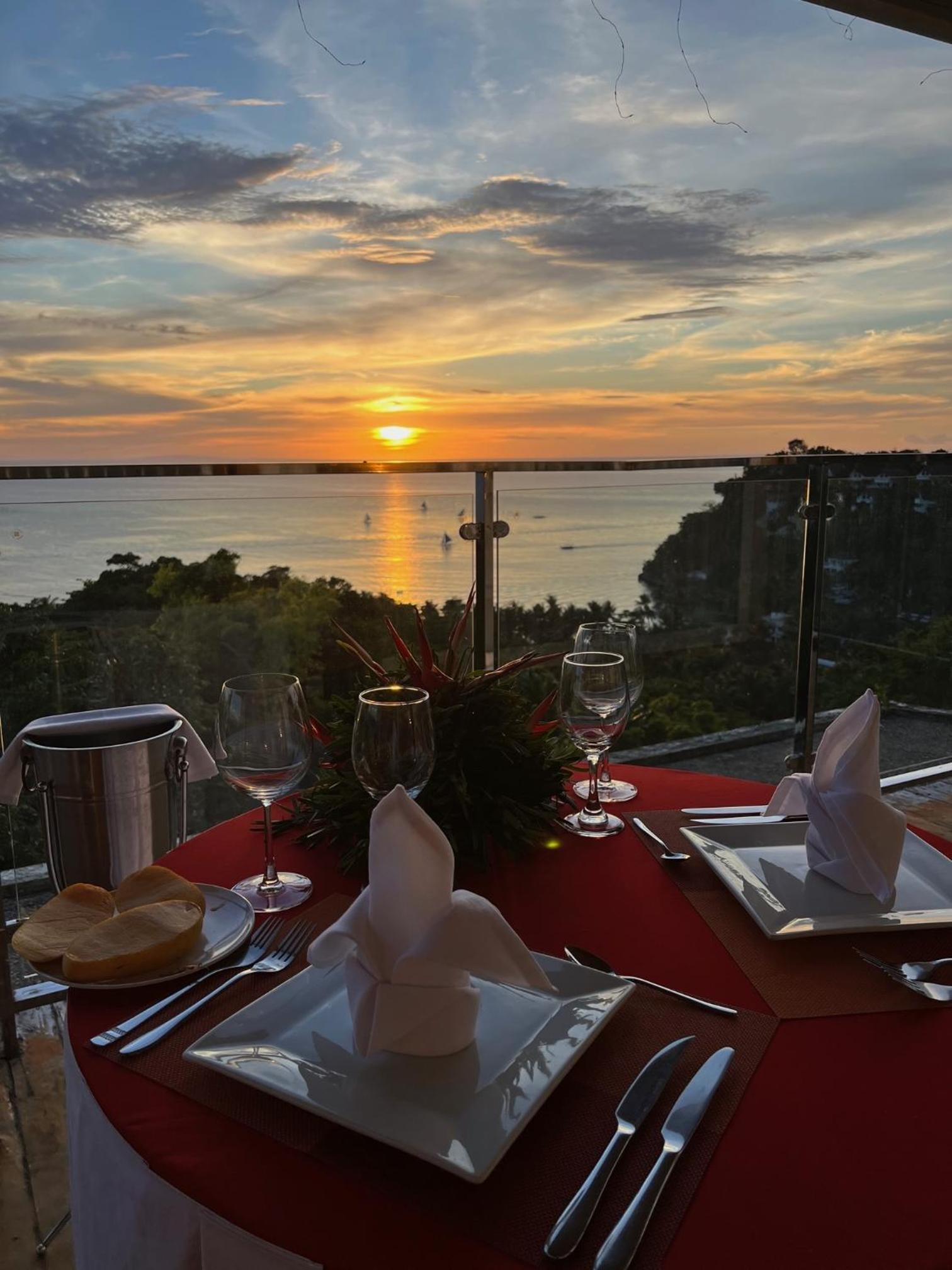 Amor Penthouse/Honeymoon Suite with Jacuzzi - Best View in the Island. Hidden Paradise! view 3
