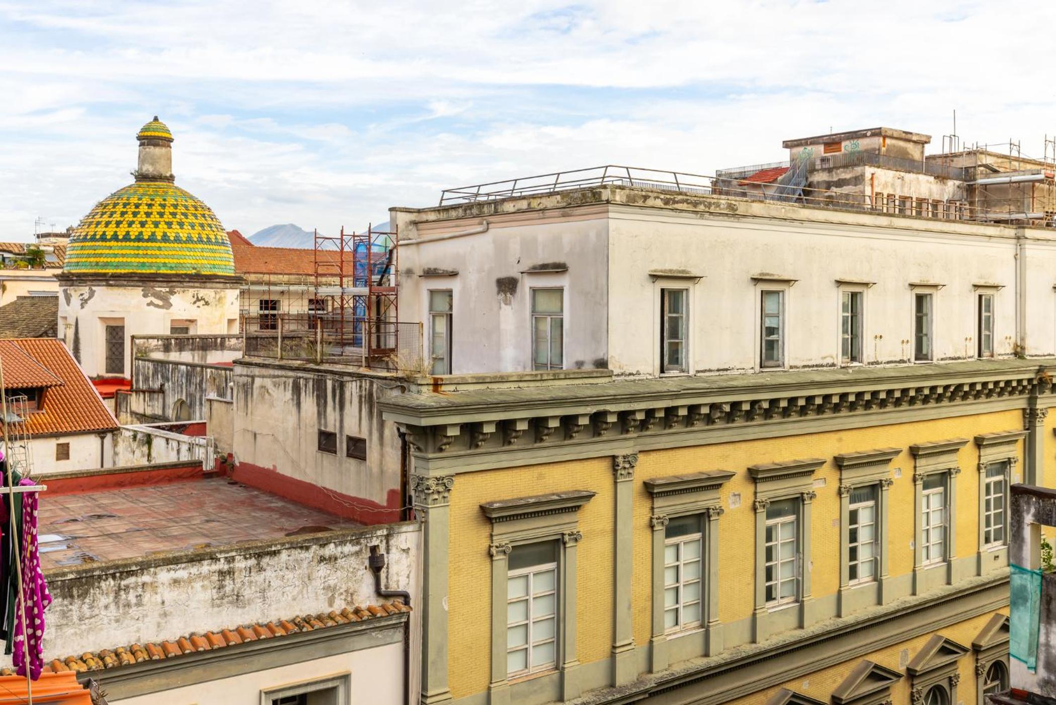 Santa Chiara Charming House with Terrace at Historical Center