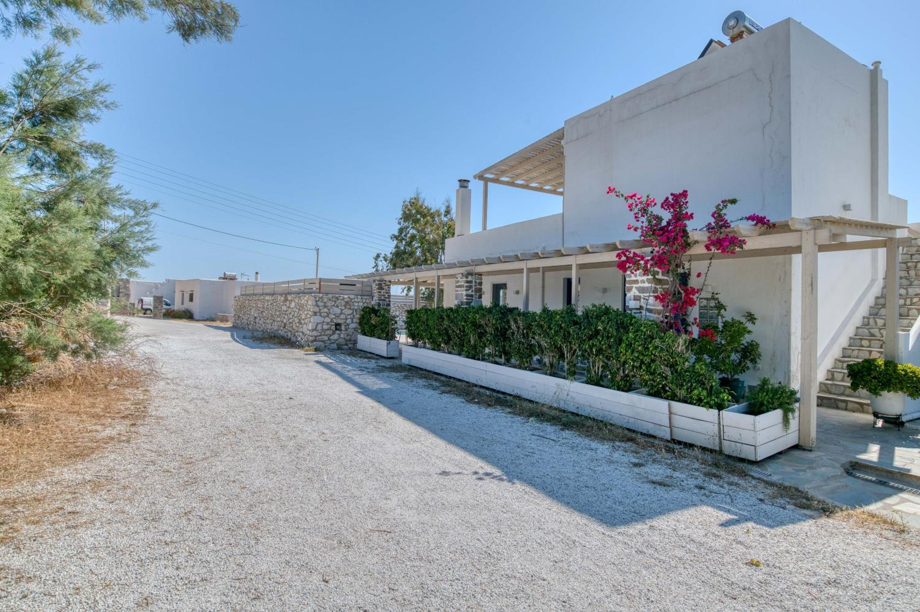 Hotel Villa Paradisia Private Swimming Pool And Jacuzzi