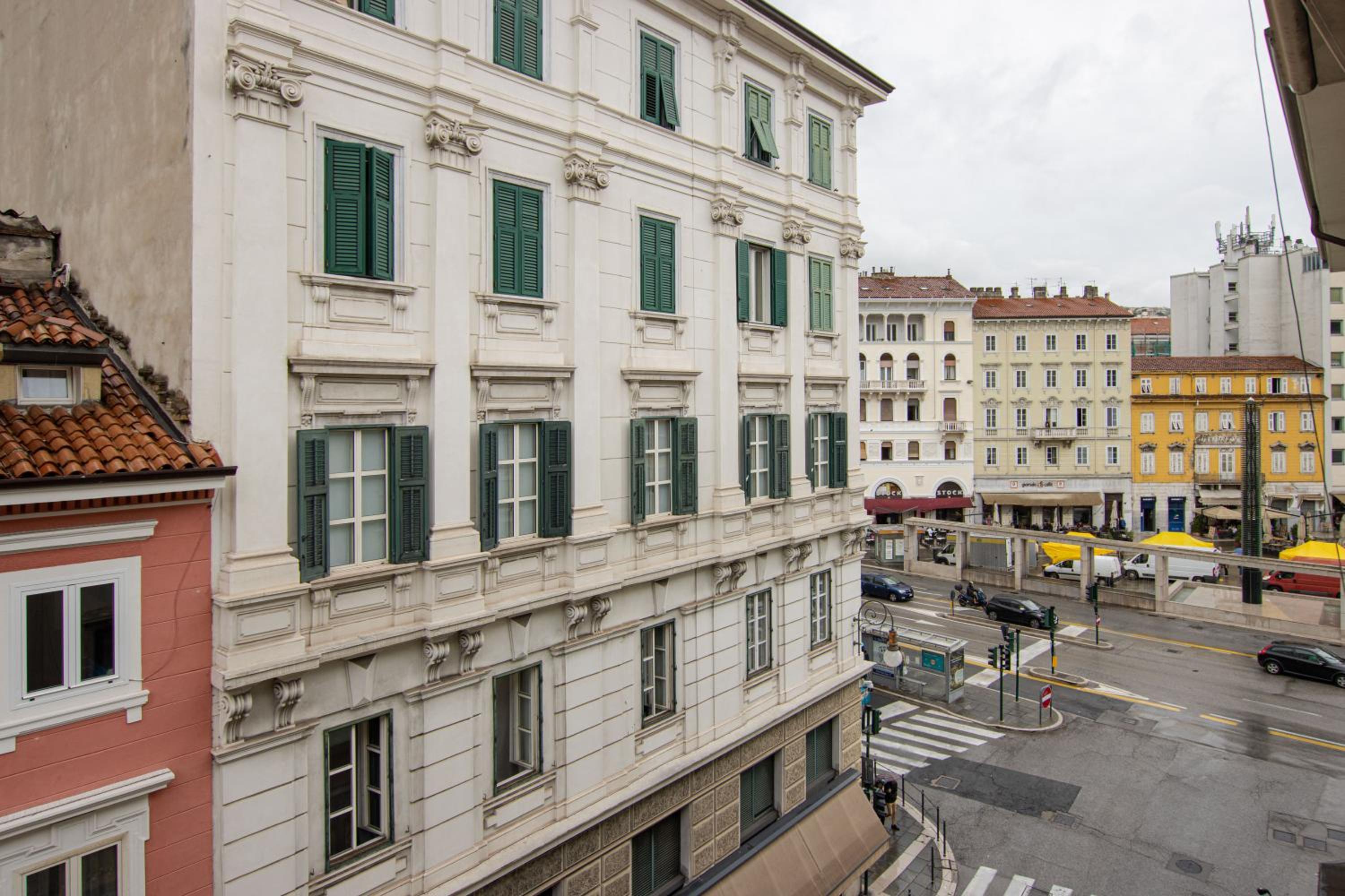 [Piazza Goldoni] Suite Mazzini *Free WiFi* view 2