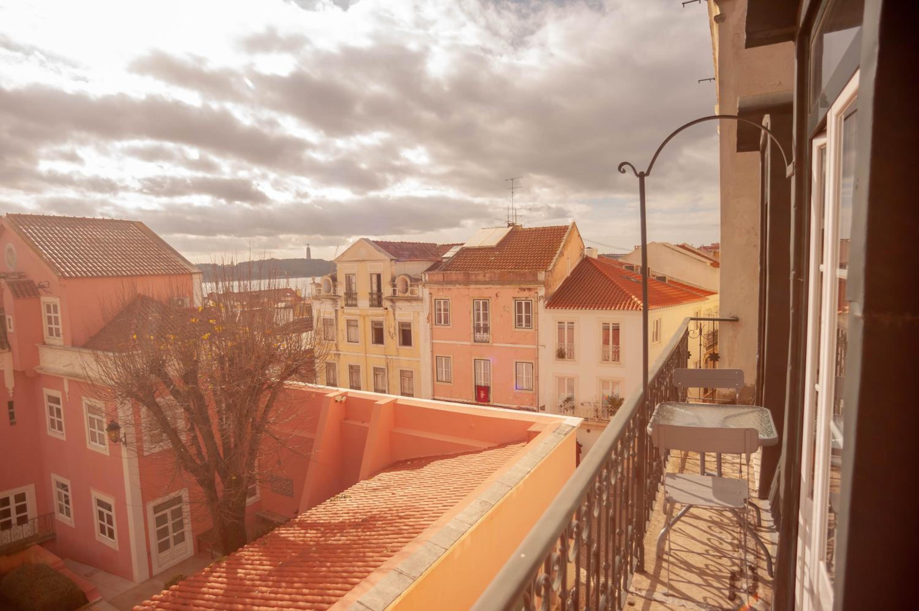 My Fair Lisbon - 2 Bedroom Apartment with River View view 2