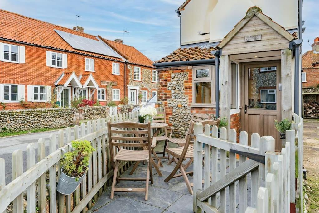 3 Mill Street - Norfolk Cottage Agency view 2