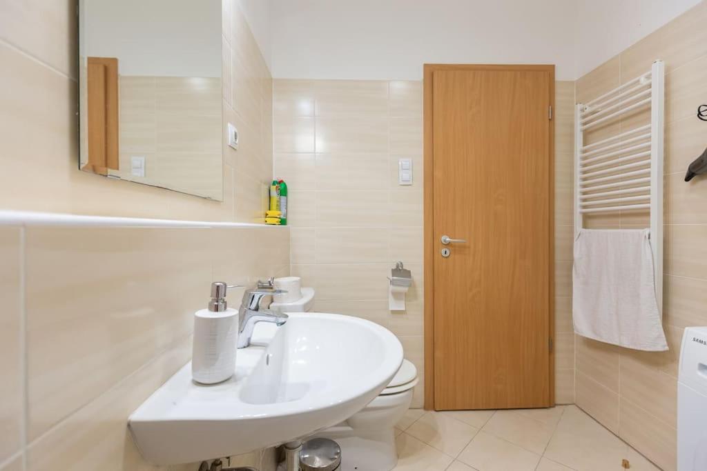 Flat on Corvin promenade with big balcony view 4
