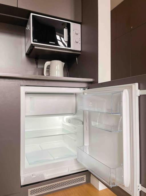 Modern Center Studio Apartment