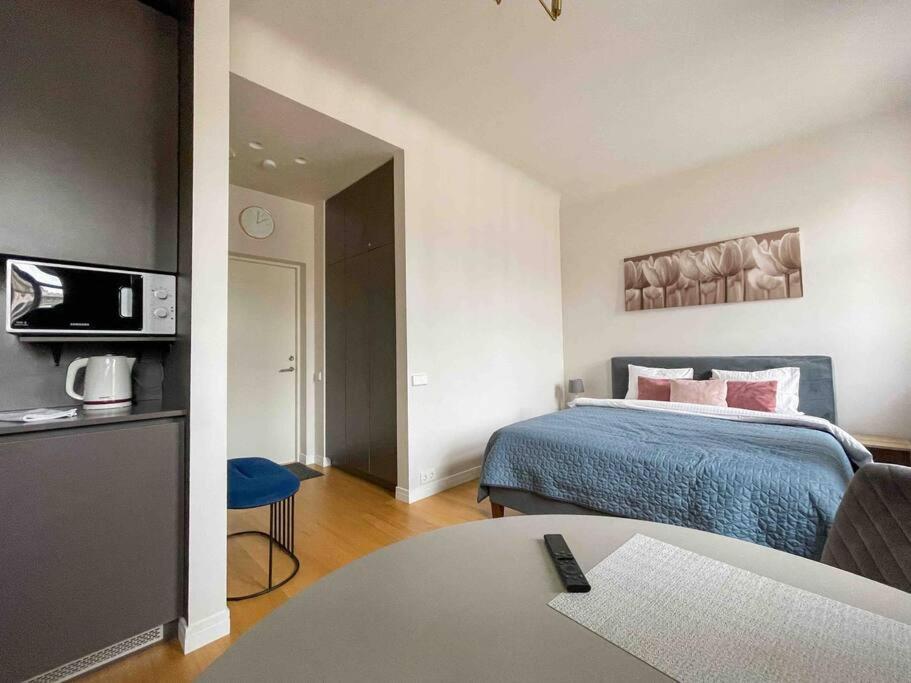 Modern Center Studio Apartment
