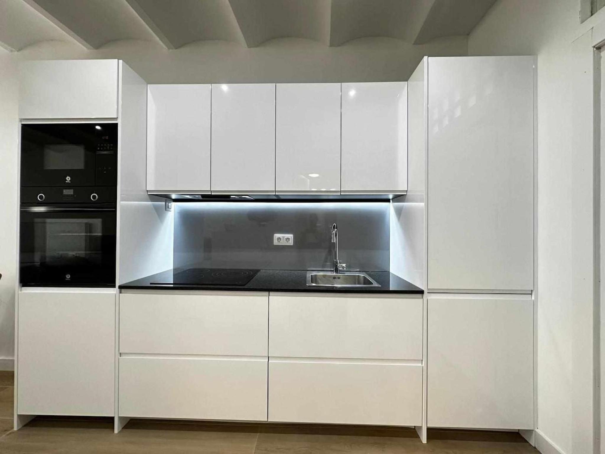 A H Rentals Picasso apartamento