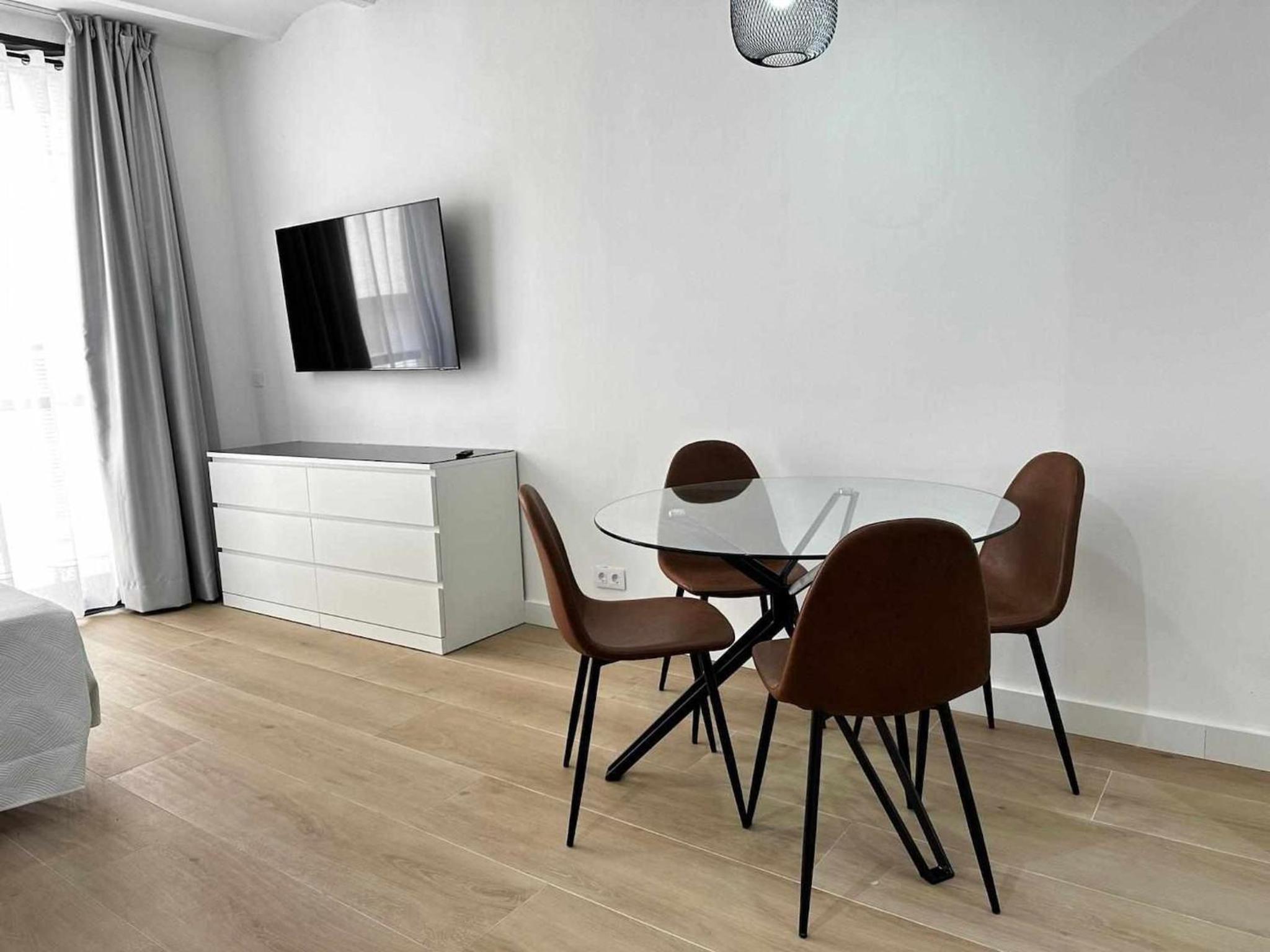 A H Rentals Picasso apartamento