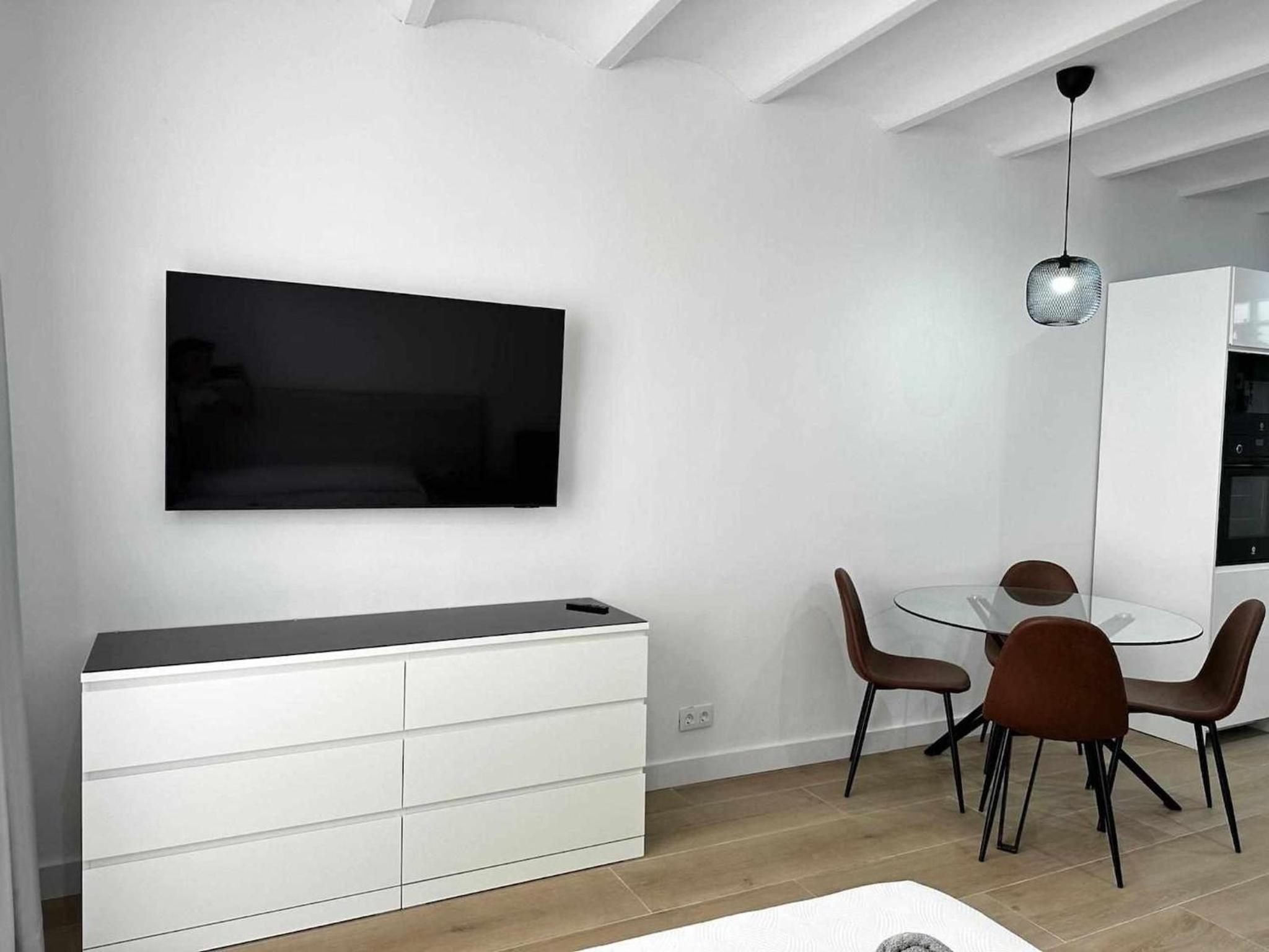 A H Rentals Picasso apartamento
