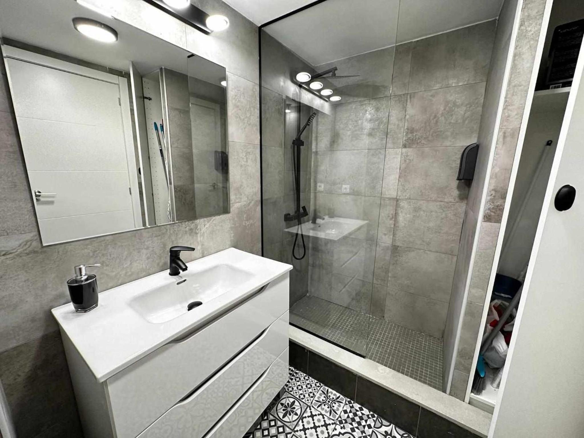 A H Rentals Picasso apartamento
