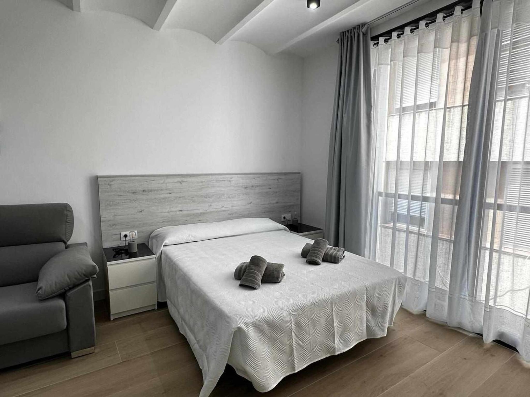 A H Rentals Picasso apartamento