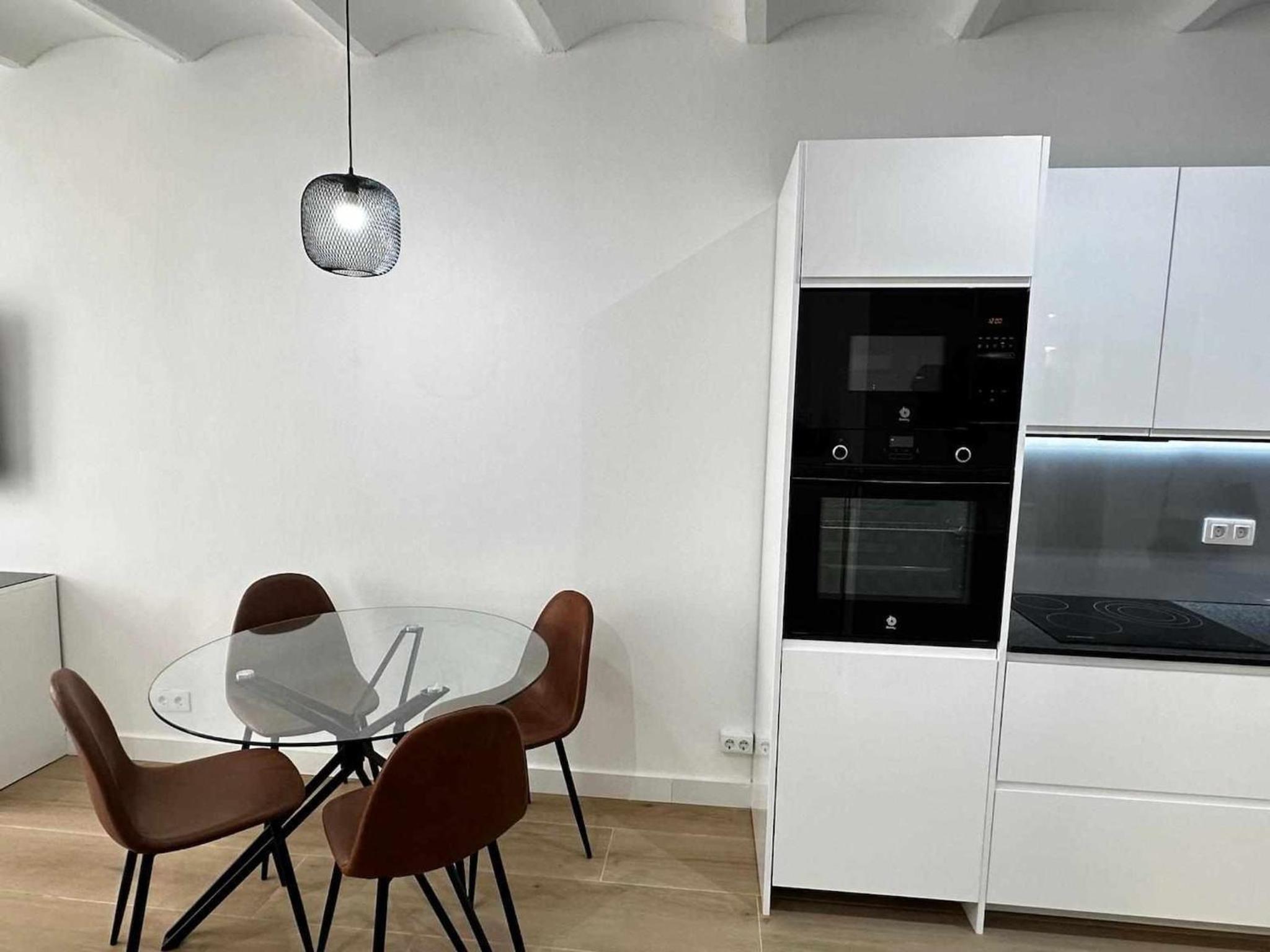 A H Rentals Picasso apartamento