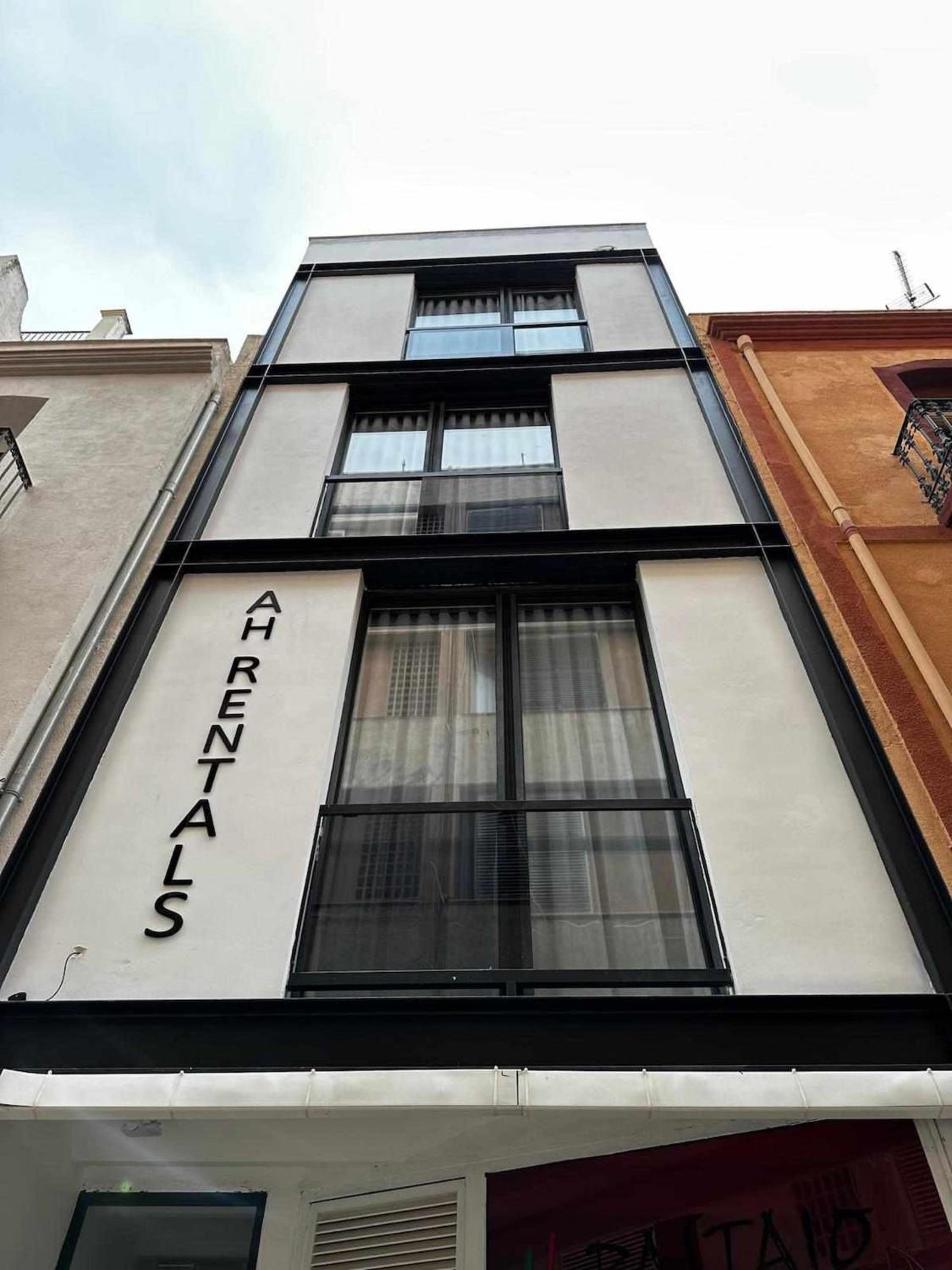 A H Rentals Picasso apartamento