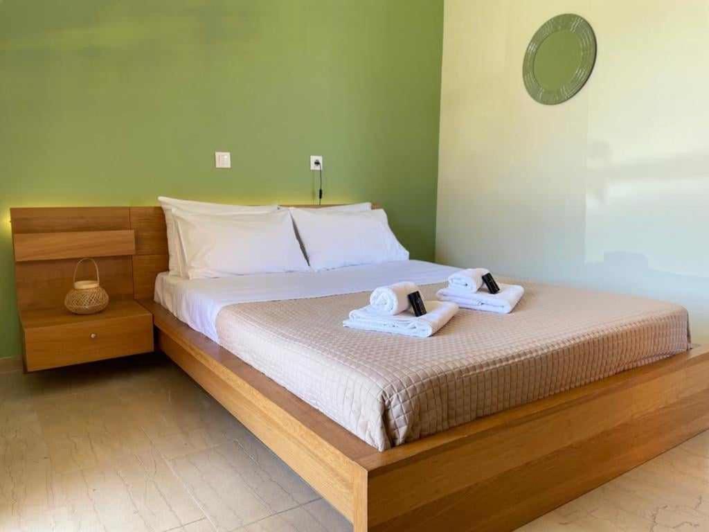 Exclusive Alexandra Apartments view 4