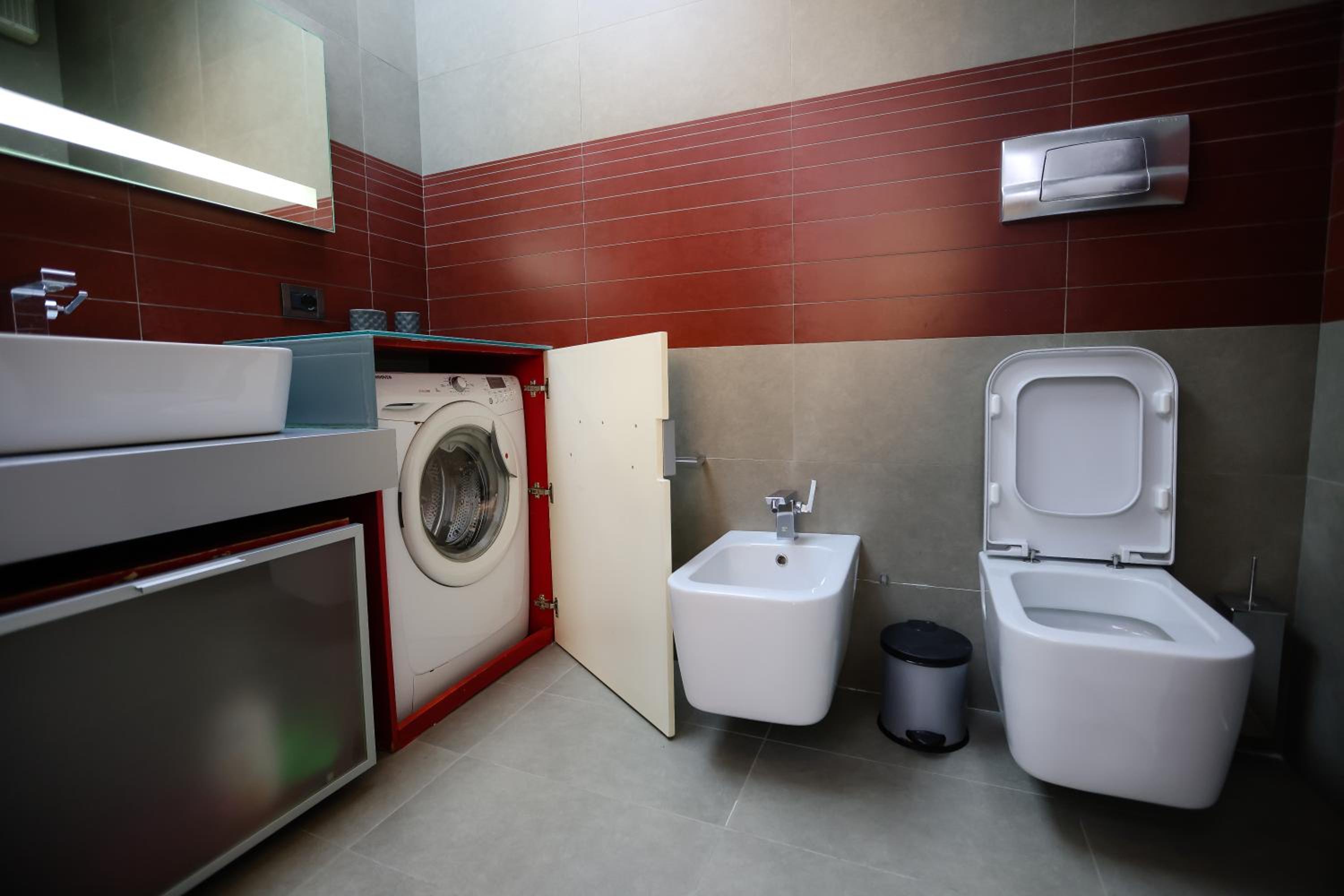 Cozy Flat Near the Air Albania Stadium