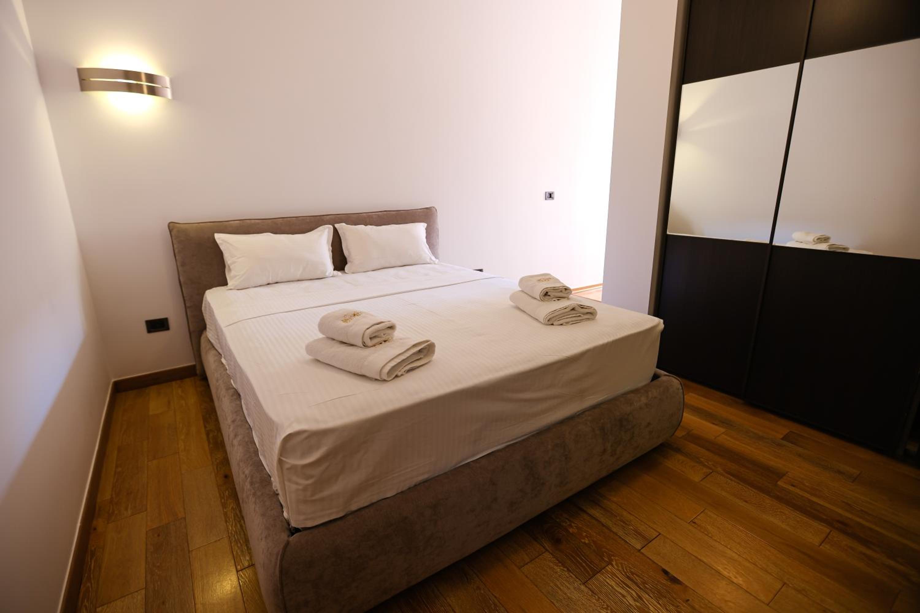 Cozy Flat Near the Air Albania Stadium