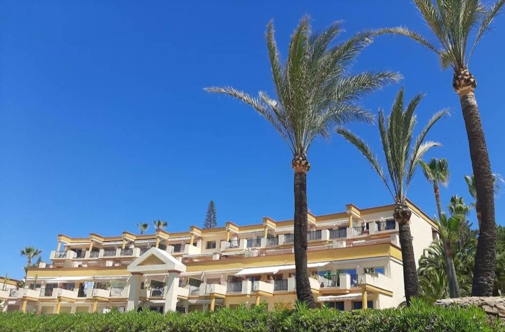 Secret View Elviria en Marbella — building