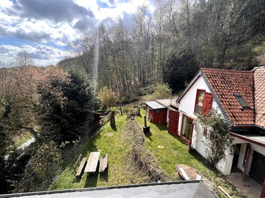 Schönes Forsthaus mitten in der Natur